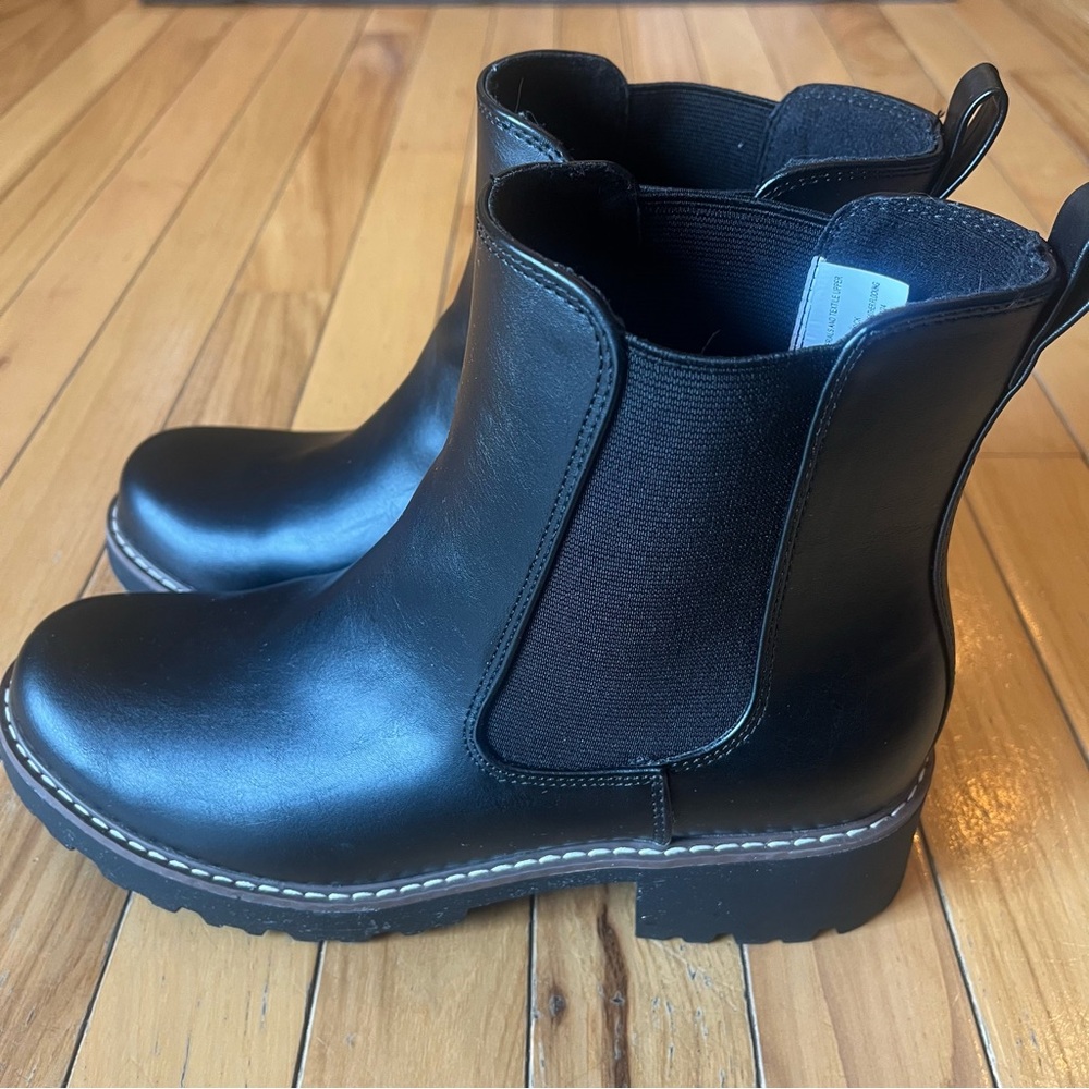 Universal Thread Celina Boot